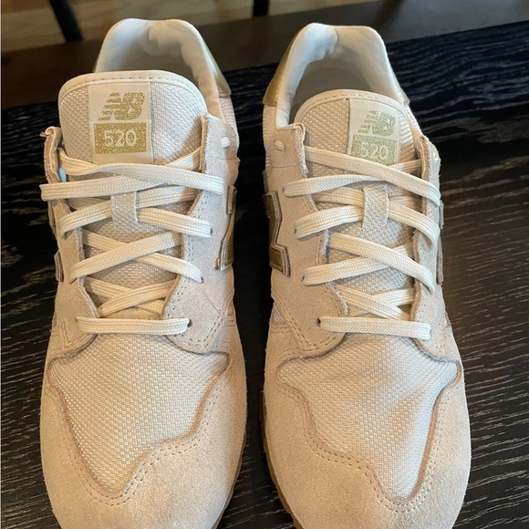 Gold & white New Balance sneakers - Picture 2 of 5